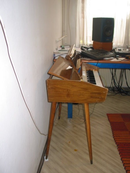 Studio - 2005 04 28 - foto povečava