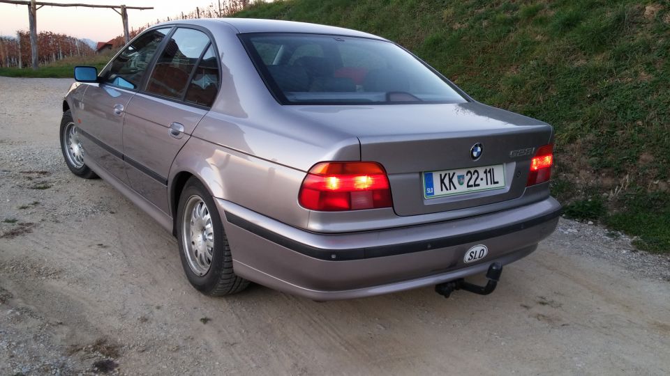 Bmw 528i - foto povečava