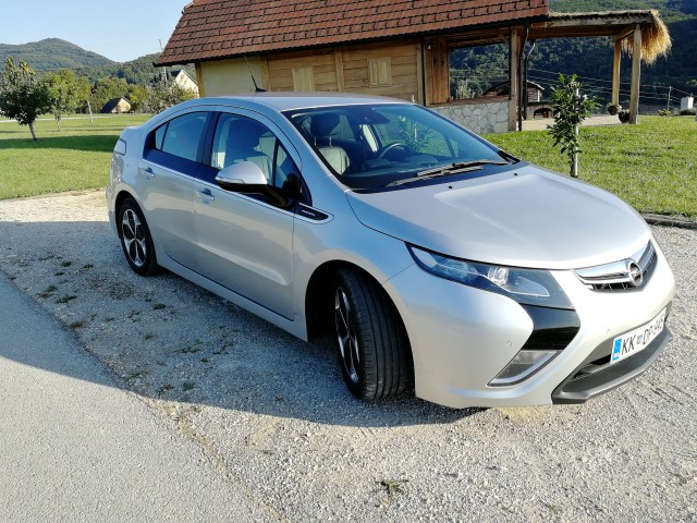 Opel Ampera - foto