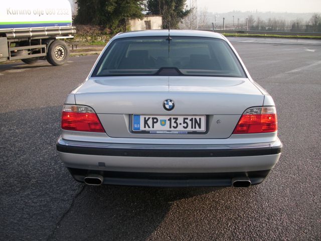 BMW 740iL - foto