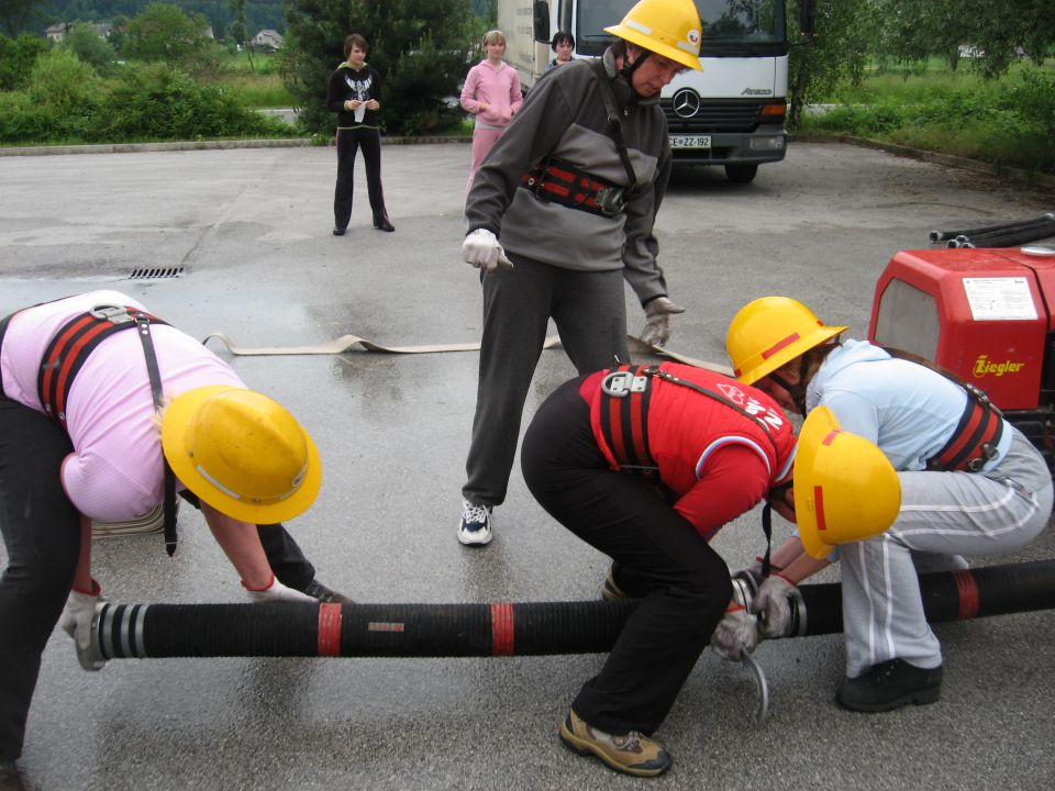 članice B vaje 2010 - foto povečava