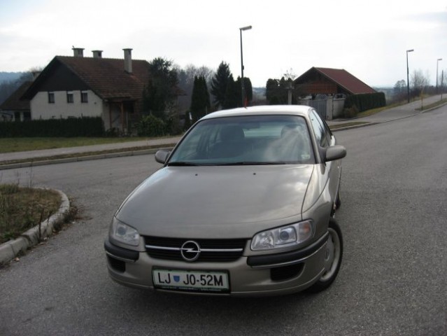 Opel Omega 2.0 16V - foto