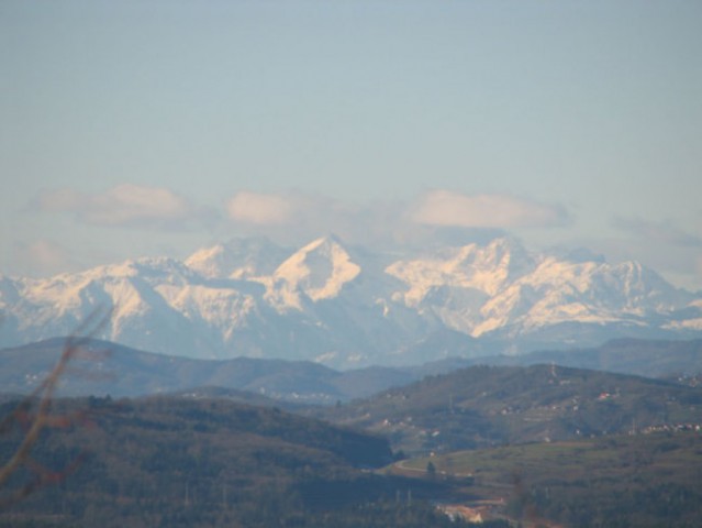 Kamniške Alpe iz Zajčjega Vrha (vas pod Gorjanci)