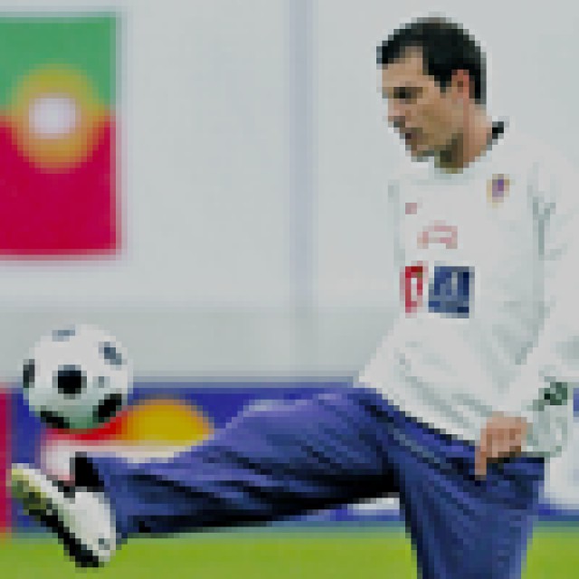 Avy 100x100 - foto