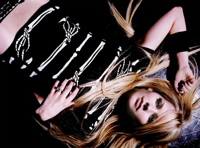 Avril* - foto povečava