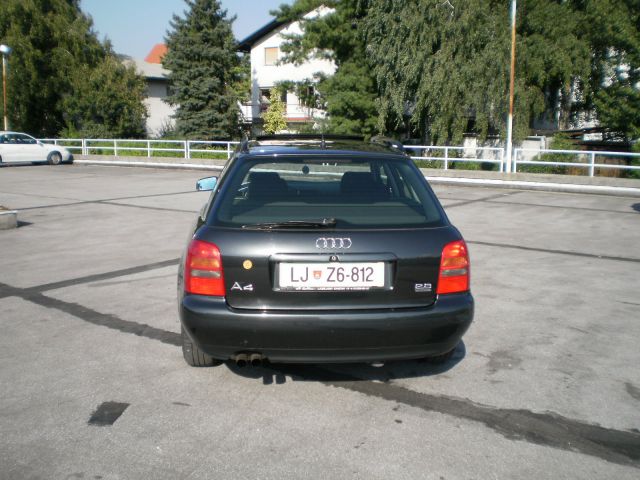 Audi A4 avant 2.8 V6 quattro - foto