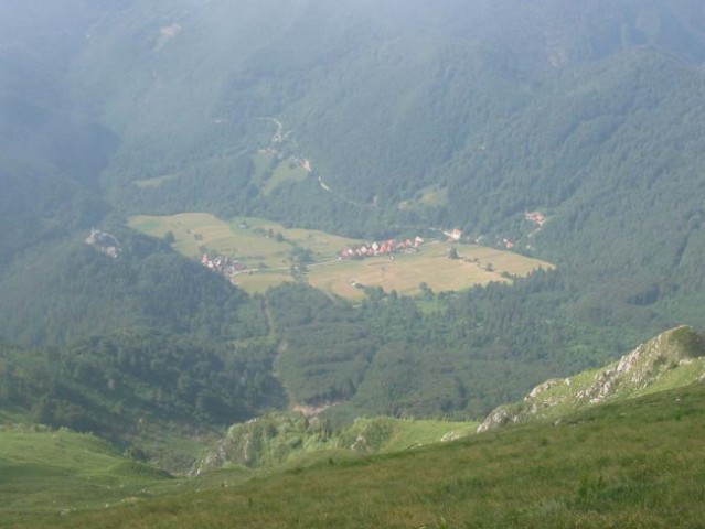 Podzielona na dwie czesci wies Stržišče