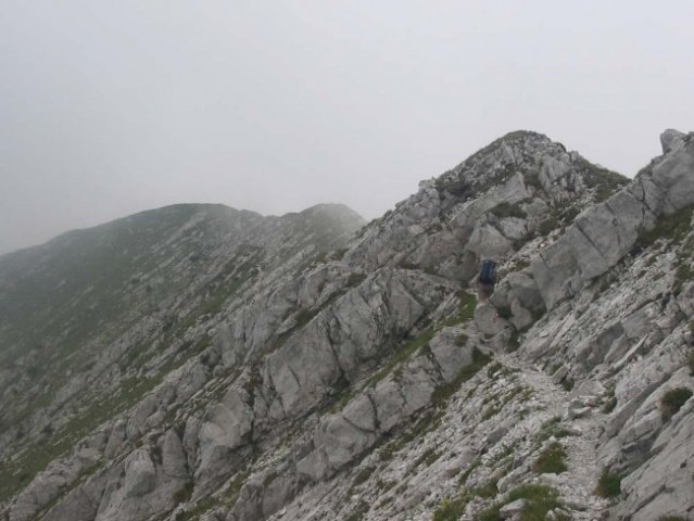 Grzbietowka Peči, tedy prowadzi Slovenska planinska pot