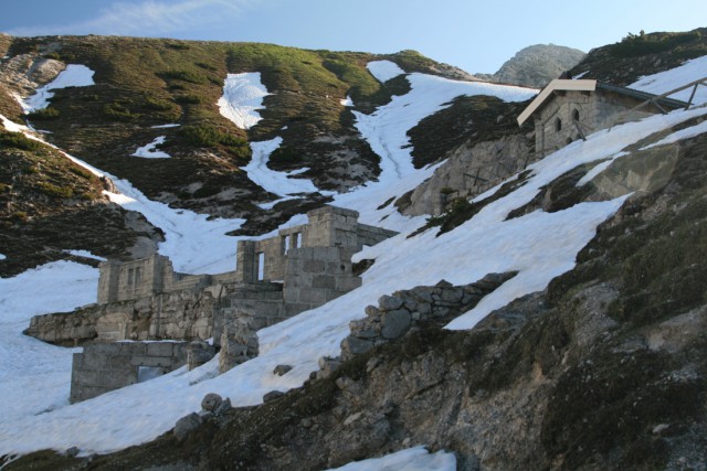 Ruiny koszar Batalionu Strzelcow Alpejskich 
