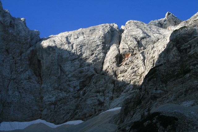 Zdolška škrbina, z ktorej na nartach zjechal Davo Karničar...