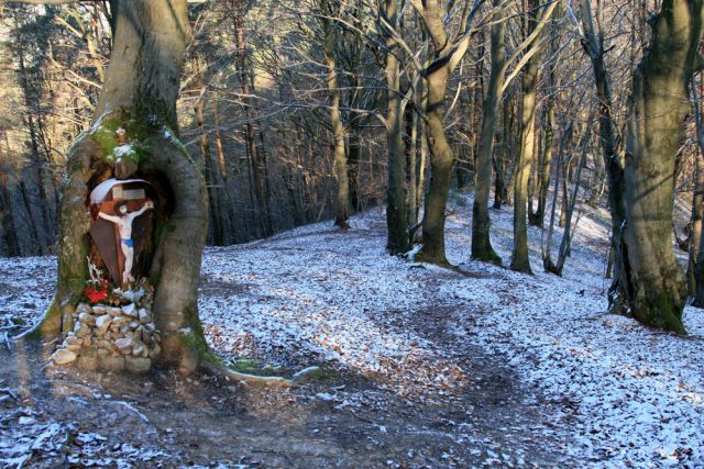 Debenji vrh i zamek Ostrovrharow - foto