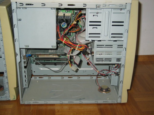 Računalnik 2 - foto