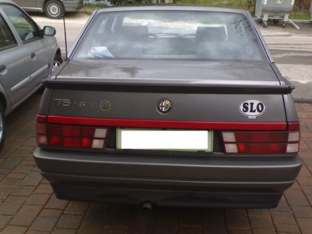 Alfa Romeo 75, 1.8 IE, l. 1993, 88 kW
l. 1993, 147.000 km

klima, el. šipe & ogledala, 