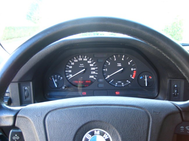 BMW E34 520i executive - foto povečava