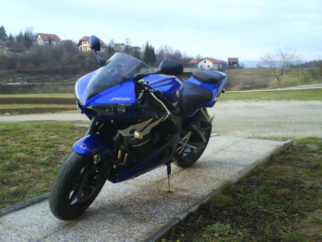 R6 - foto