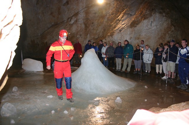 Ice cave - foto