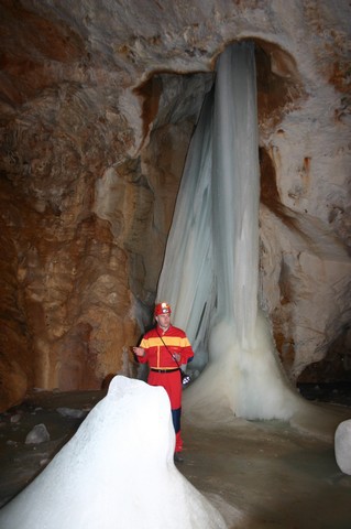 Ice cave - foto povečava