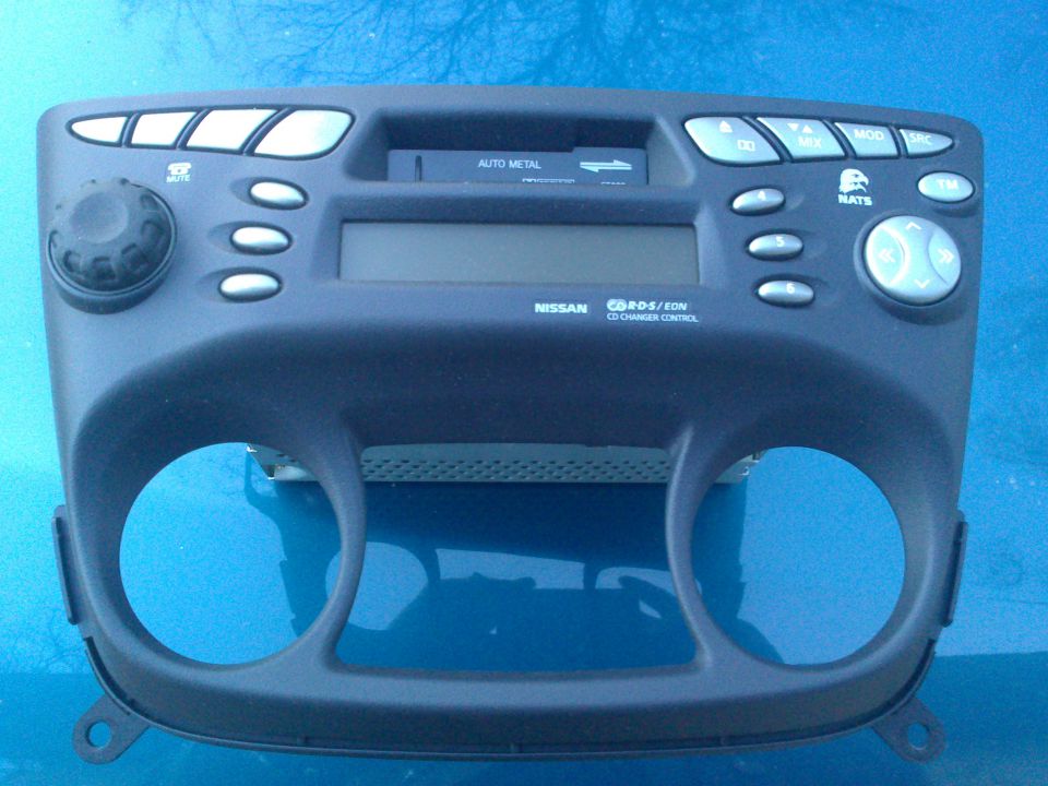 Almera radio - foto povečava