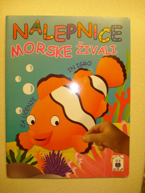 Podarim ob nakupu ene izmed kjigic serije nalepnice