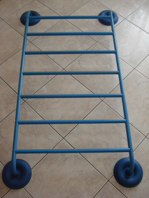 Zelo lepo ohranjen, cena 28 eur