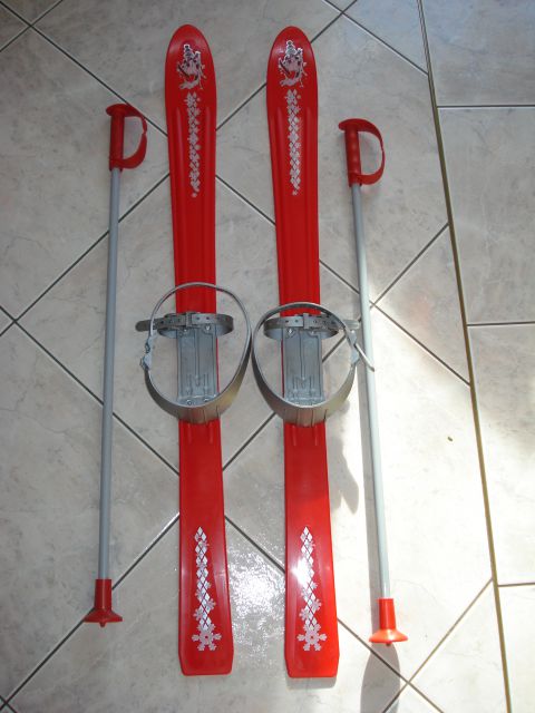 Dolžina 90 cm, dolžina palic 70 cm, kot nove. Cena 7 eur.