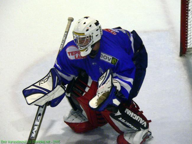 KHL Medveščak : Ujpesti TE  4:1 (1:0,2:0,1:1) - foto povečava