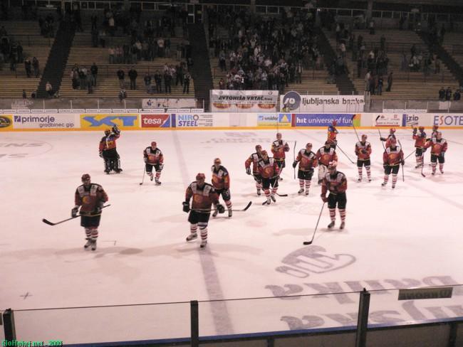 HK Acroni Jesenice : Ujpesti TE  8:1 (1:0,4:1 - foto povečava