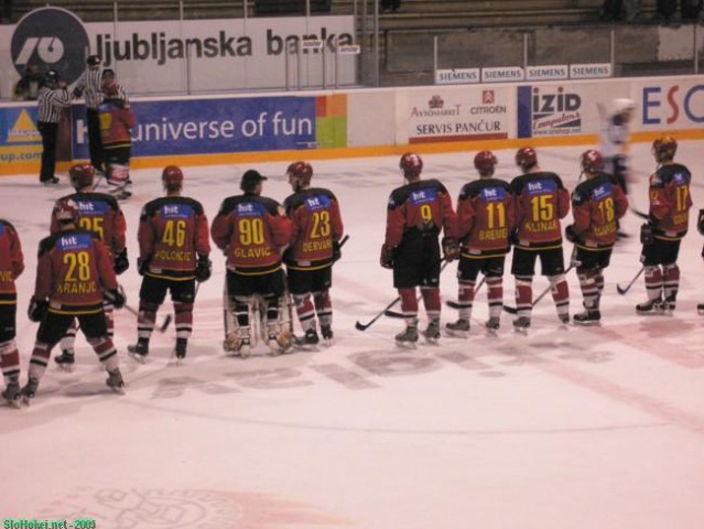 HK Acroni Jesenice : Ujpesti TE  8:1 (1:0,4:1 - foto