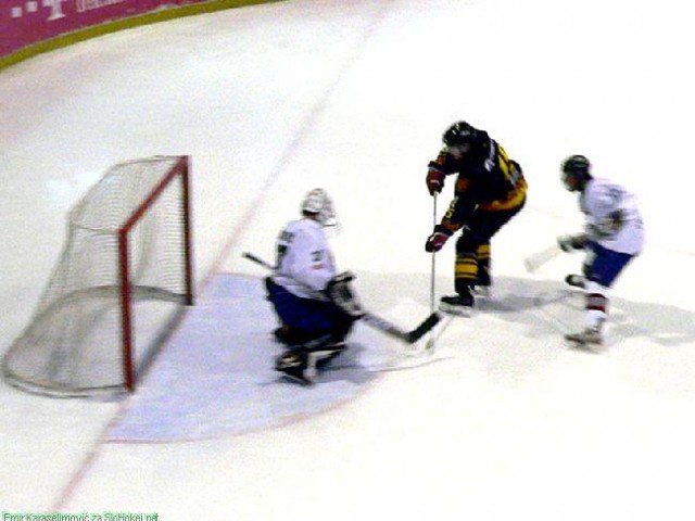 KHL Mladost : HK Maribor  4:8 (2:1,1:4,1:3) - - foto