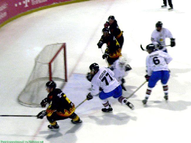 KHL Mladost : HK Maribor  4:8 (2:1,1:4,1:3) - - foto povečava