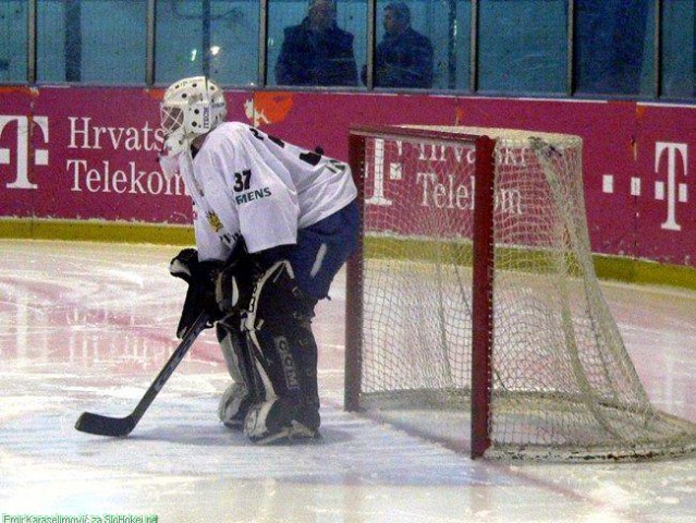 KHL Mladost : HK Maribor  4:8 (2:1,1:4,1:3) - - foto