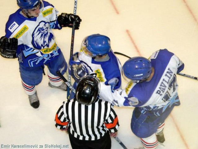 KHL Zagreb : HK Triglav  3:14 (1:4,1:6,1:4) - - foto