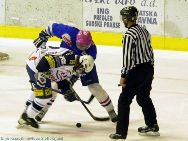 KHL Medveščak : Alba Volan FeVita  0:9 (0:4,0 - foto