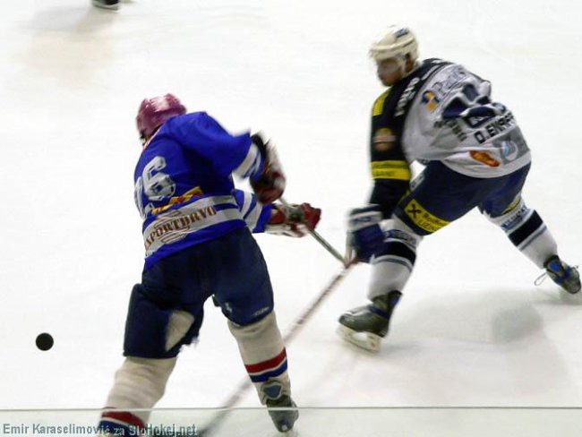 KHL Medveščak : Alba Volan FeVita  0:9 (0:4,0 - foto povečava