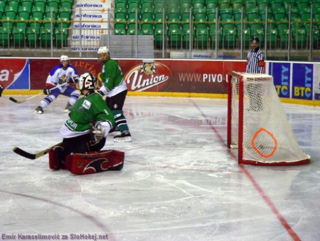 HS Olimpija : KHL Zagreb  4:7 (2:2,0:2,2:3) - - foto