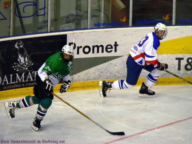 HS Olimpija : KHL Zagreb  4:7 (2:2,0:2,2:3) - - foto povečava