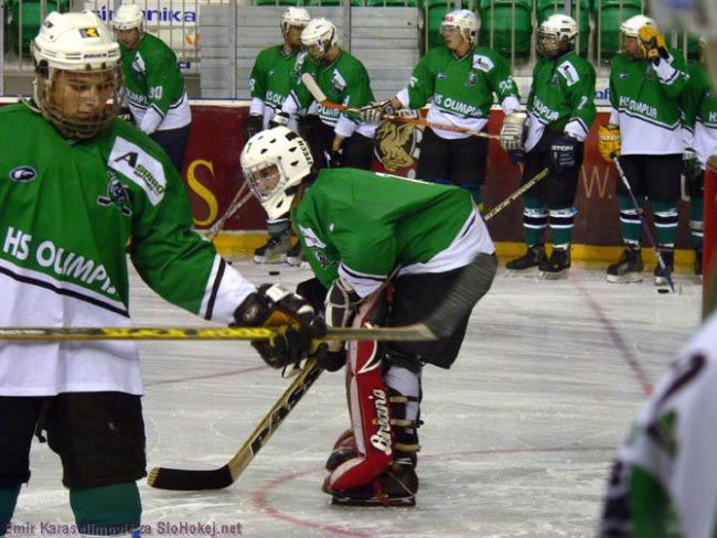 HS Olimpija : KHL Zagreb  4:7 (2:2,0:2,2:3) - - foto povečava