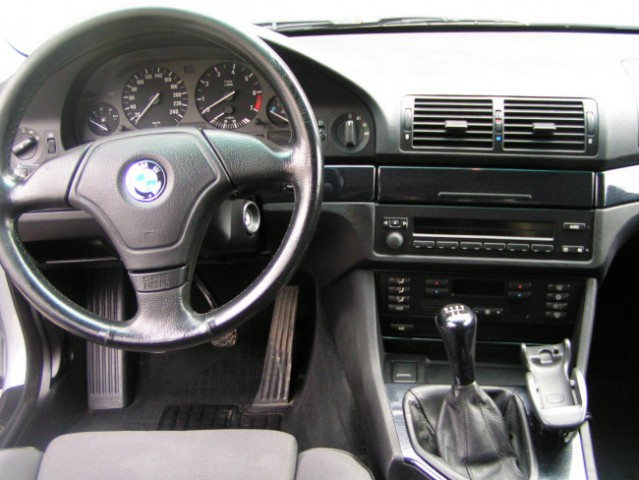 E39 528i - foto