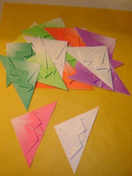 POLDKA-zgiban papir v tehniki origami