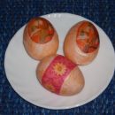 St@nk@: 
plastična jajčka so oblepljena z riževim papirjem, čez servetna tehnika