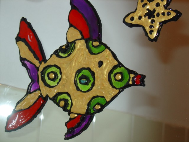 mica za BojoMojo (window color riba in zvezda, že namontirani na ogledalu v kopalnici)