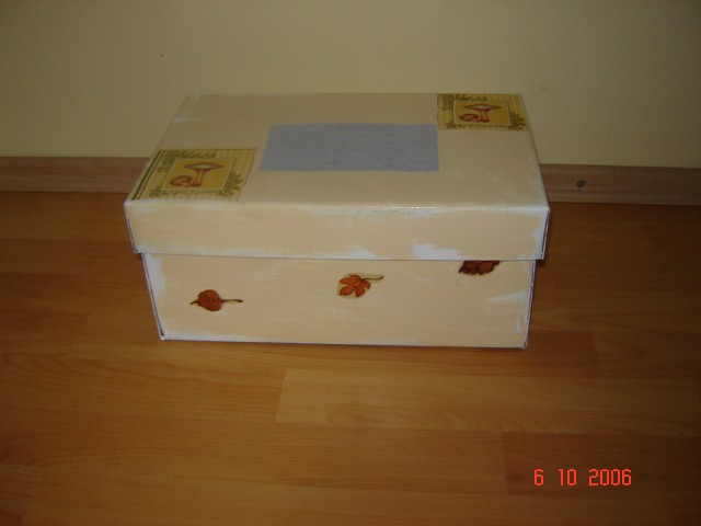 sonček_ za mico (še škatla, v kateri je bilo poslano darilo)