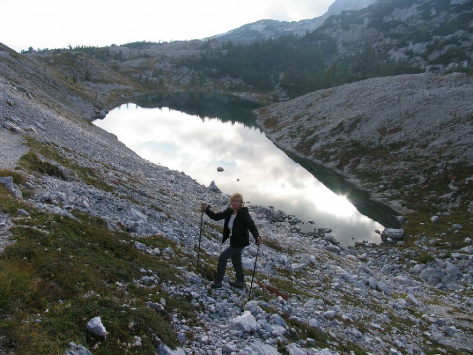 4. jezero - Veliko Črno jezero ali Jezero v Ledvicah v sončnem zahodu 