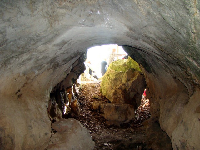 Še pogled proti izhodu iz Lubniške jame