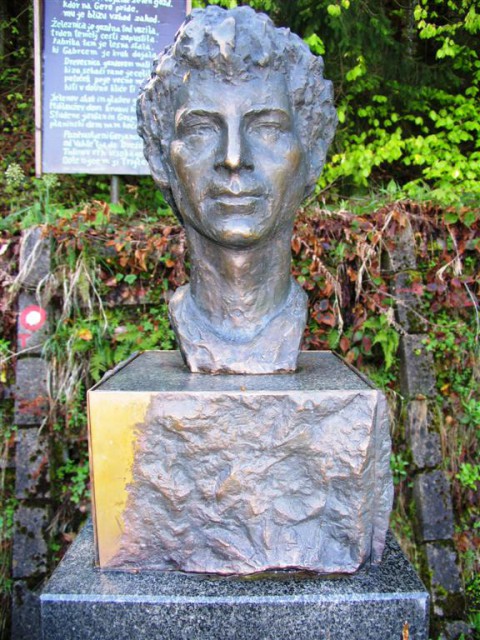 Spomenik tragično preminulemu obetavnemu alpinistu Vanji Furlanu