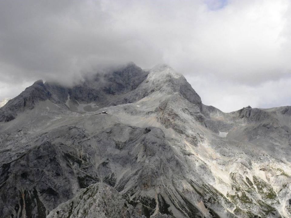 Tatjani ni uspelo dočakati vrha očaka, ki so ga zakrivali oblaki na 2600 m