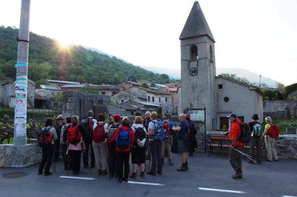 Jutranje sonce v središču Zazida