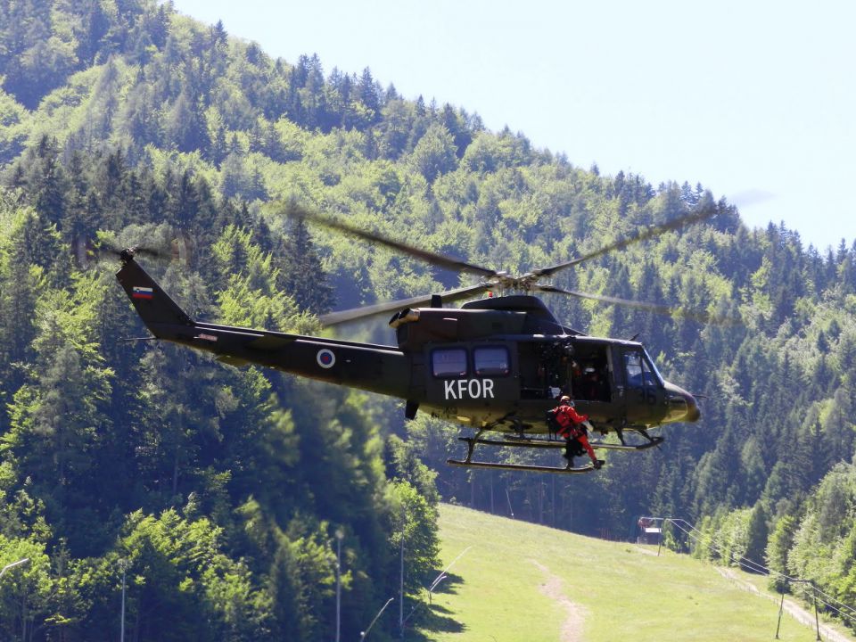 Sodeloval je helikopter Slovenske vojske in ...