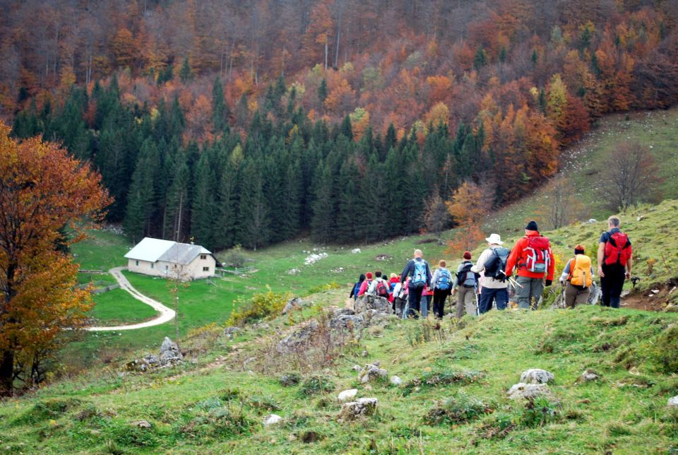 In že smo bili na prvi planini - Ravnik