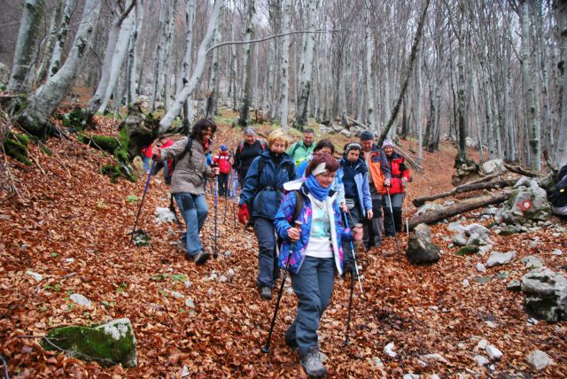 Razigran spust v dolino, v tihem zavetju pred burjo